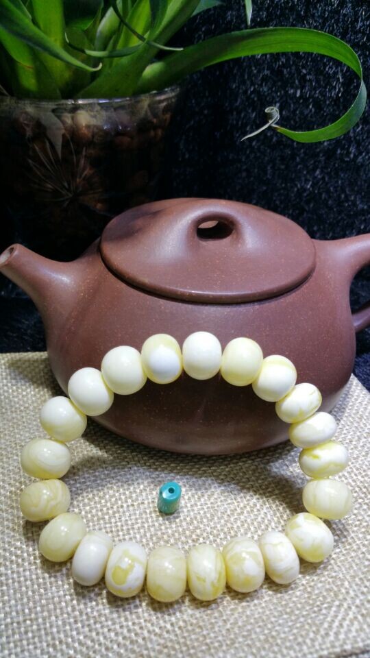 初学者用什么蜜蜡最好,学会这五招买蜜蜡就不用愁