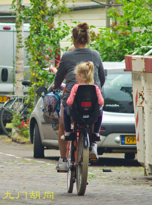阿姆斯特丹河里自行车,阿姆斯特丹的白色自行车