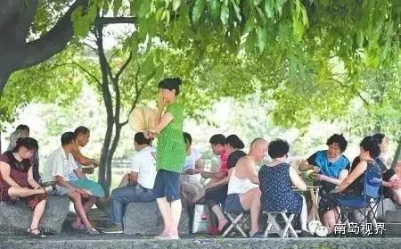 有人问我自己是个什么样的人,好多人问我是什么样的人