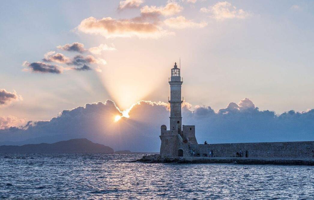 航海者的忠实伴侣,它辉映四海,像一颗光彩夺目的夜明珠