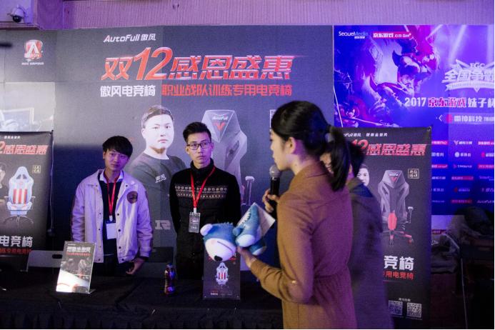 jdg让二追三击败tesuzi,rng让二追三战胜jdg刀妹