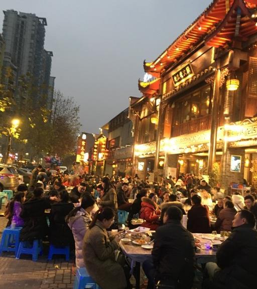 现实版千与千寻美食城,现实中的千与千寻