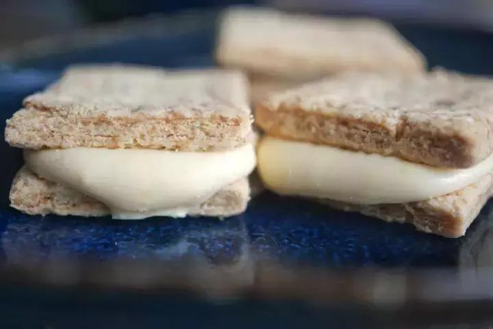 关于咸蛋黄的网红零食,上瘾的卤味零食