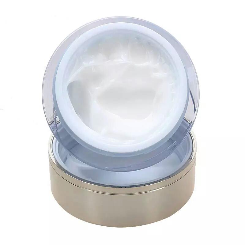 天气干燥脸脱皮哪种面霜好,天气冷的面霜哪种好用