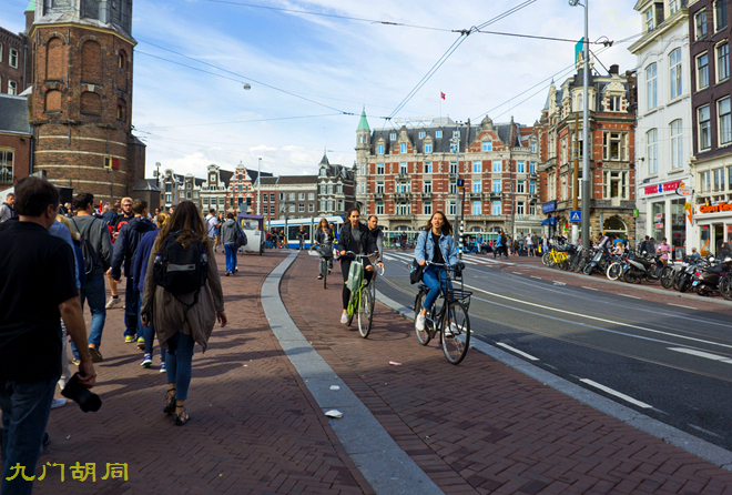 阿姆斯特丹河里自行车,阿姆斯特丹的白色自行车