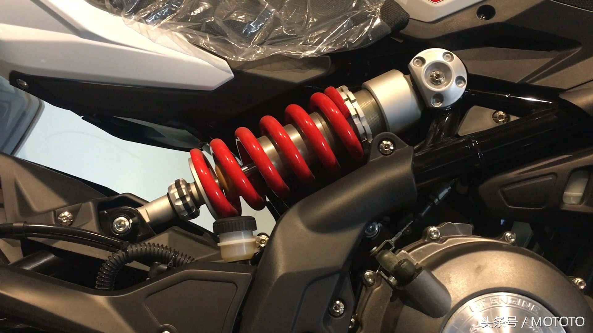 贝纳利300巡航车价格,贝纳利300巡航摩托车报价