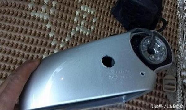 汽车右侧盲区摄像头走线安装,汽车右侧盲区摄像头安装教程