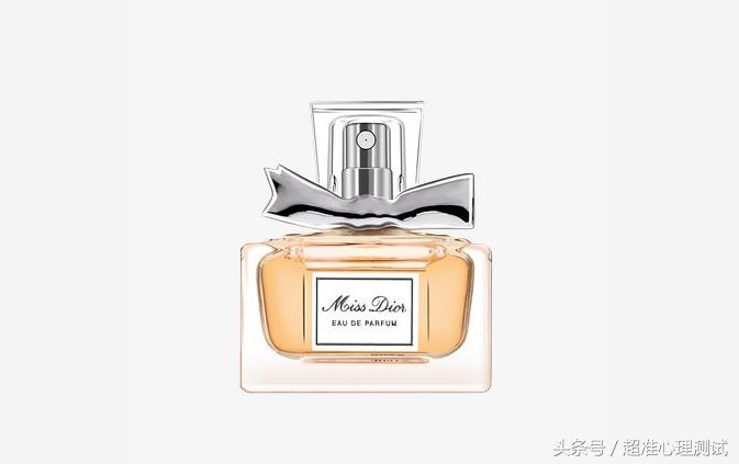 心理测试:四个香水瓶你最喜欢哪个?测你最容易爱上哪一种男人?