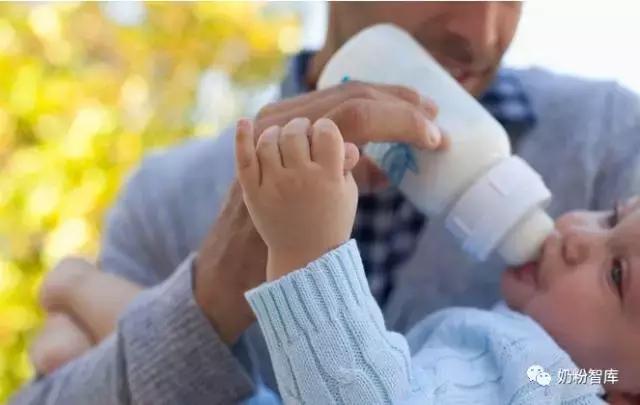 为什么宝宝换奶粉会拉稀,宝宝喝奶粉拉肚子要换个牌子吗