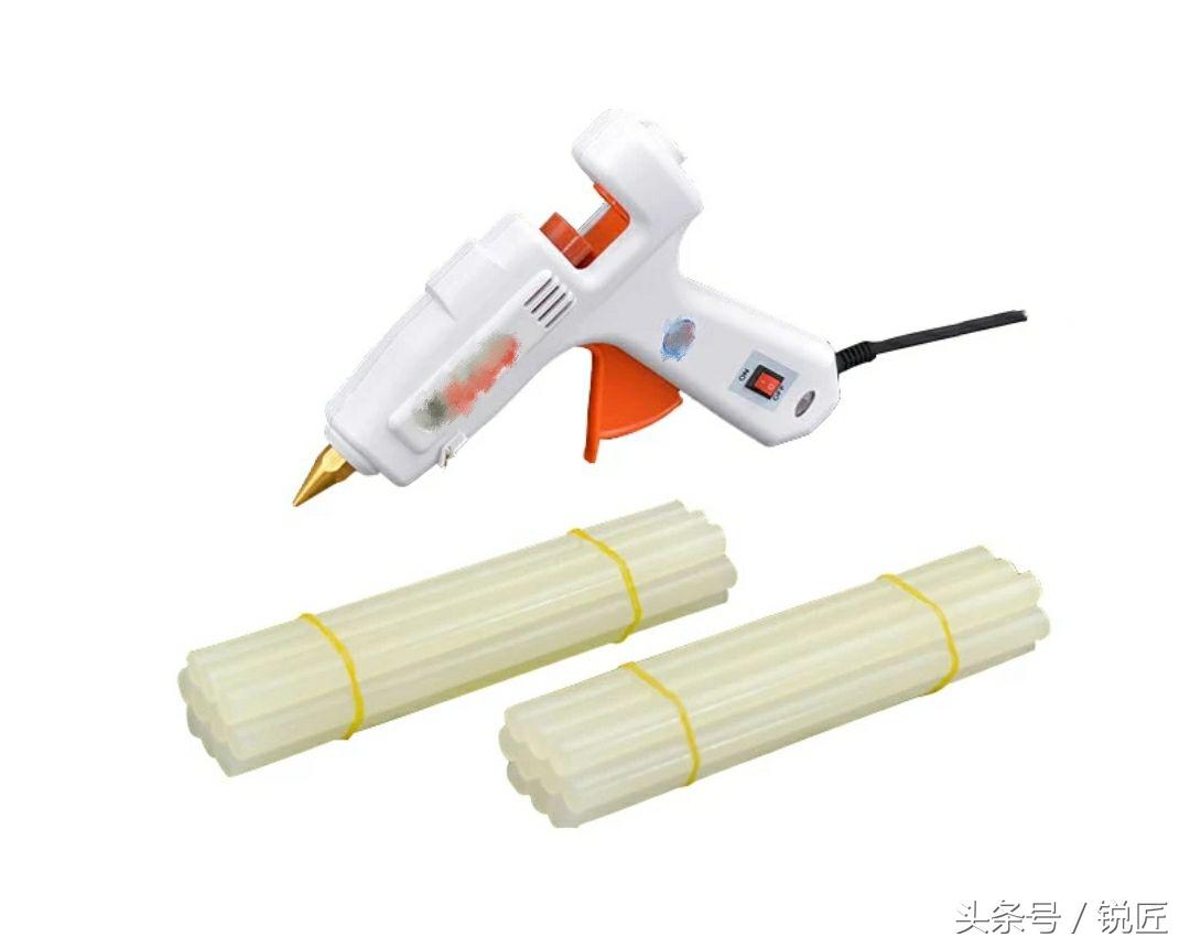 天冷车窗玻璃摩擦异响,天冷汽车启动时有异响