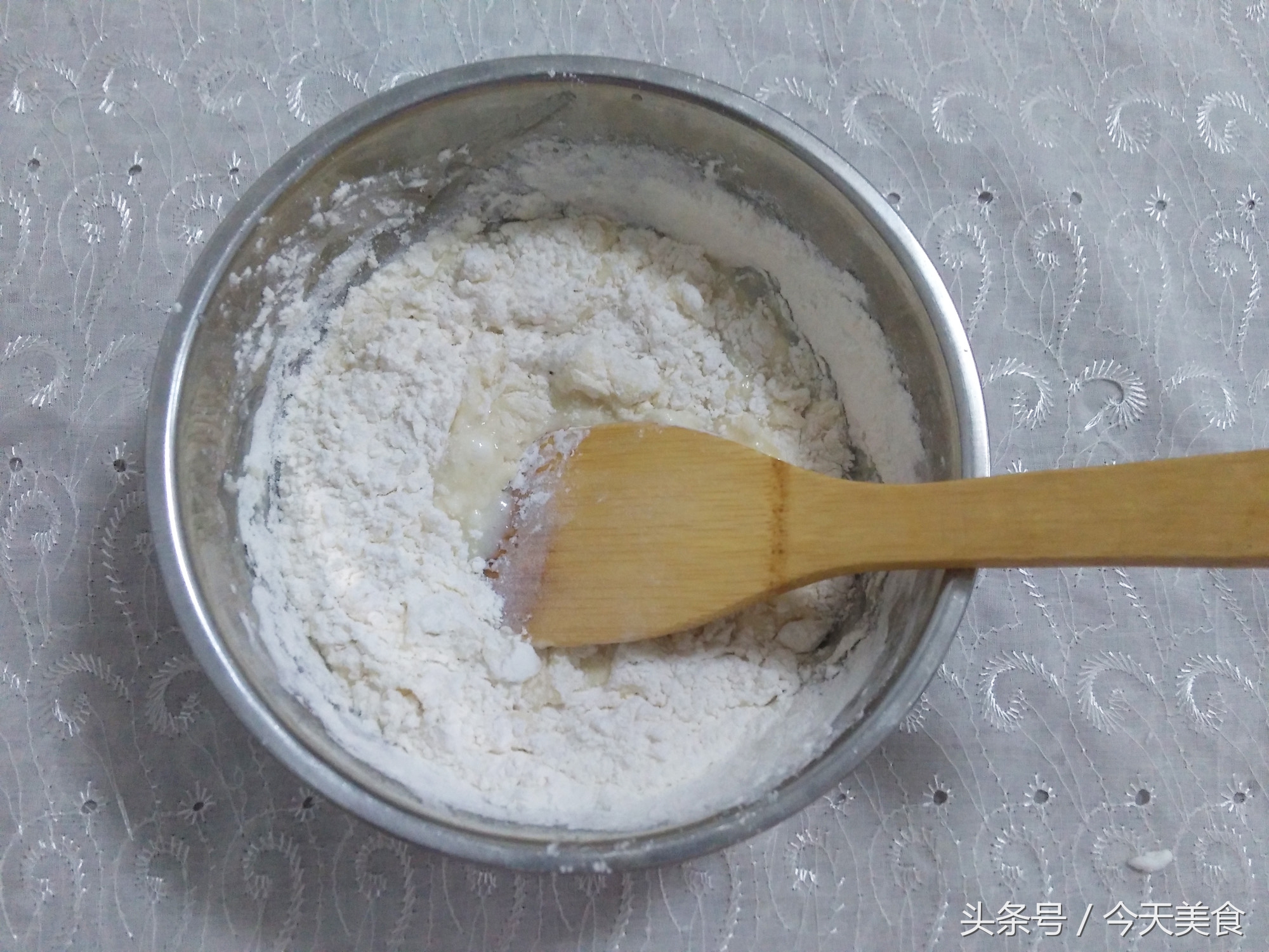 做蛋挞剩下的鸡蛋清怎么用,做完蛋挞后剩余的蛋清液该怎么办