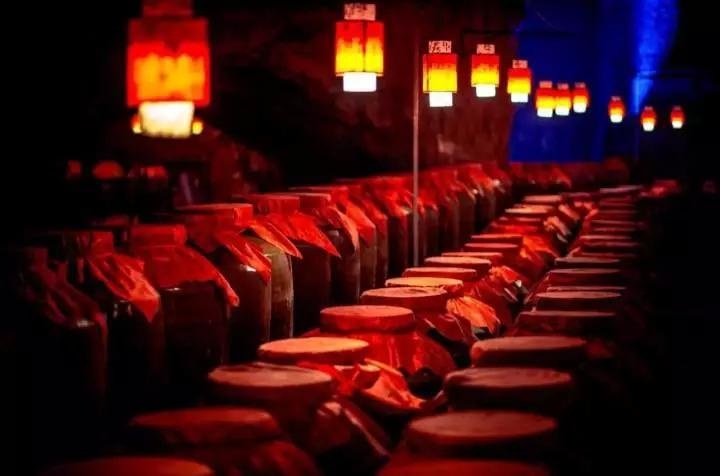 酱香白酒与酿造白酒有什么区别,怎么识别酱香白酒是酿造还是勾兑