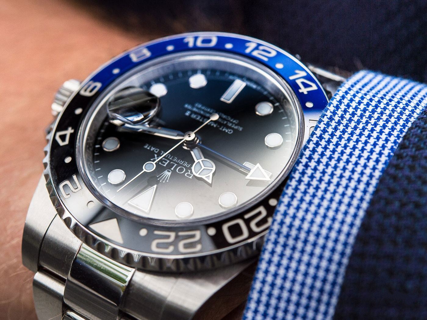 现在去香港买表合适吗,不看不知道一看吓一跳是谜语吗