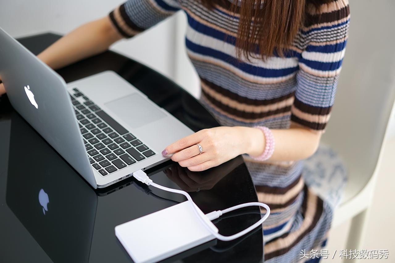 如何将移动硬盘变成私有云盘,移动硬盘和网络云盘哪个好