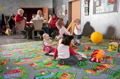 德国妈妈带俩孩子,德国妈妈带两娃