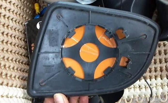 汽车右侧盲区摄像头走线安装,汽车右侧盲区摄像头安装教程