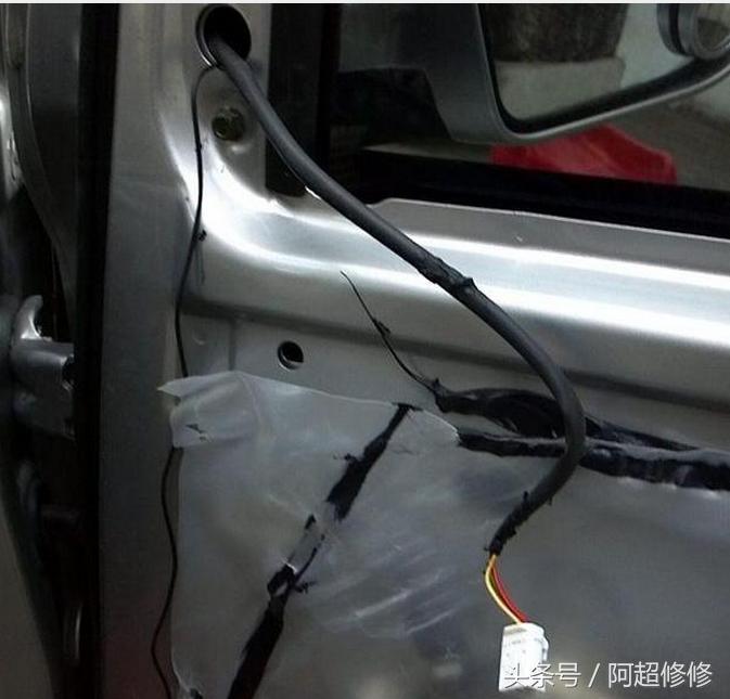 汽车右侧盲区摄像头走线安装,汽车右侧盲区摄像头安装教程