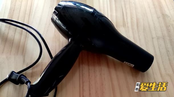 怎么让洗后的衣服不皱,洗衣机洗的衣服皱巴巴如何解决