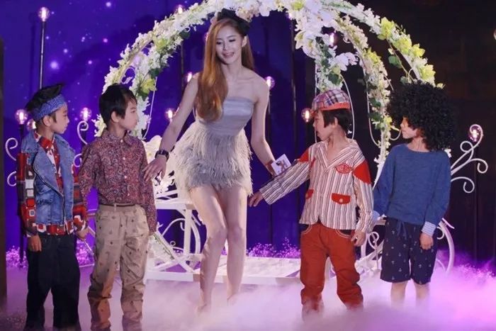 鍋囩潾姣涘彉鏍蜂簡瑙嗛,鍋囩潾姣涚幇鍦ㄥ彉鏍蜂簡