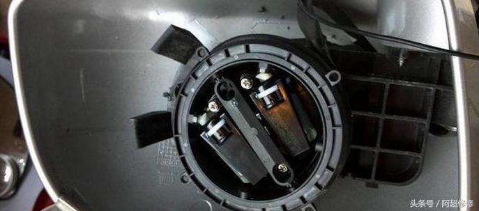 汽车右侧盲区摄像头走线安装,汽车右侧盲区摄像头安装教程