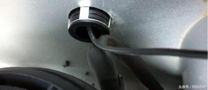 汽车右侧盲区摄像头走线安装,汽车右侧盲区摄像头安装教程