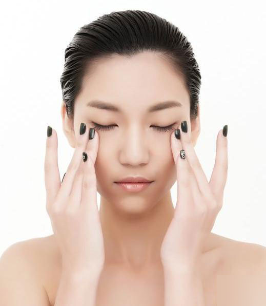 教你一招轻松消除法令纹,如何去法令纹小窍门最有效