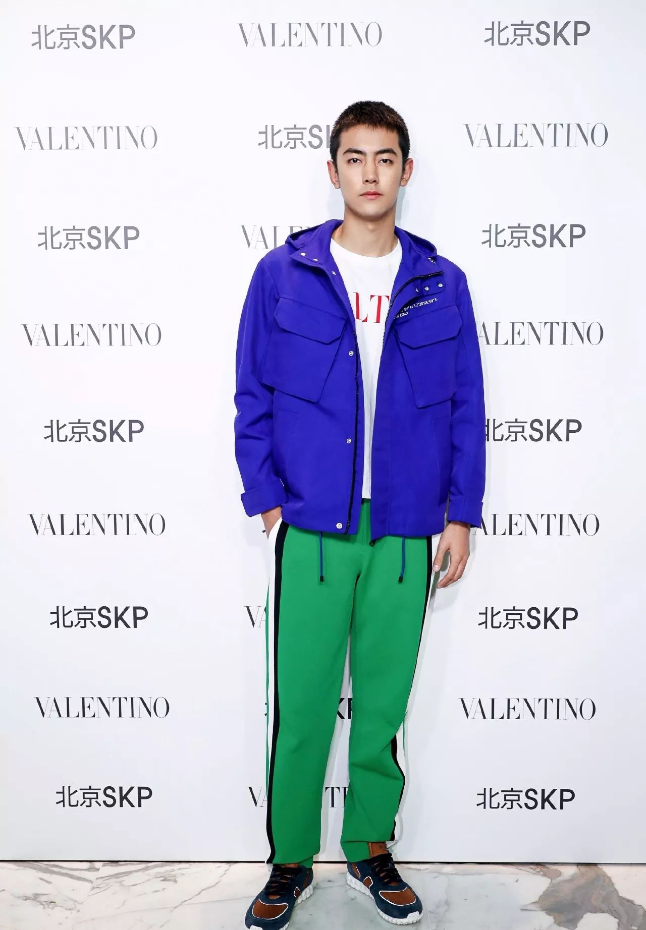 rihanna最新出街,rihanna街头