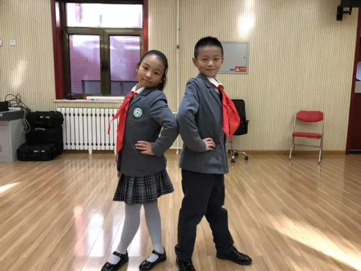 最新版校服,最新款学生校服