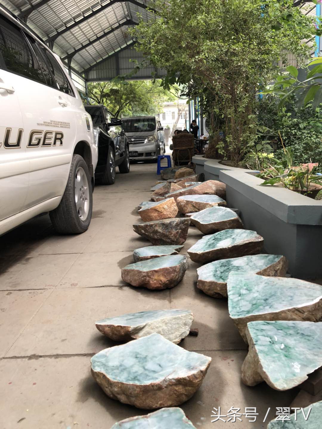 缅甸曼德勒角湾翡翠市场原石收购,缅甸角湾翡翠交易市场