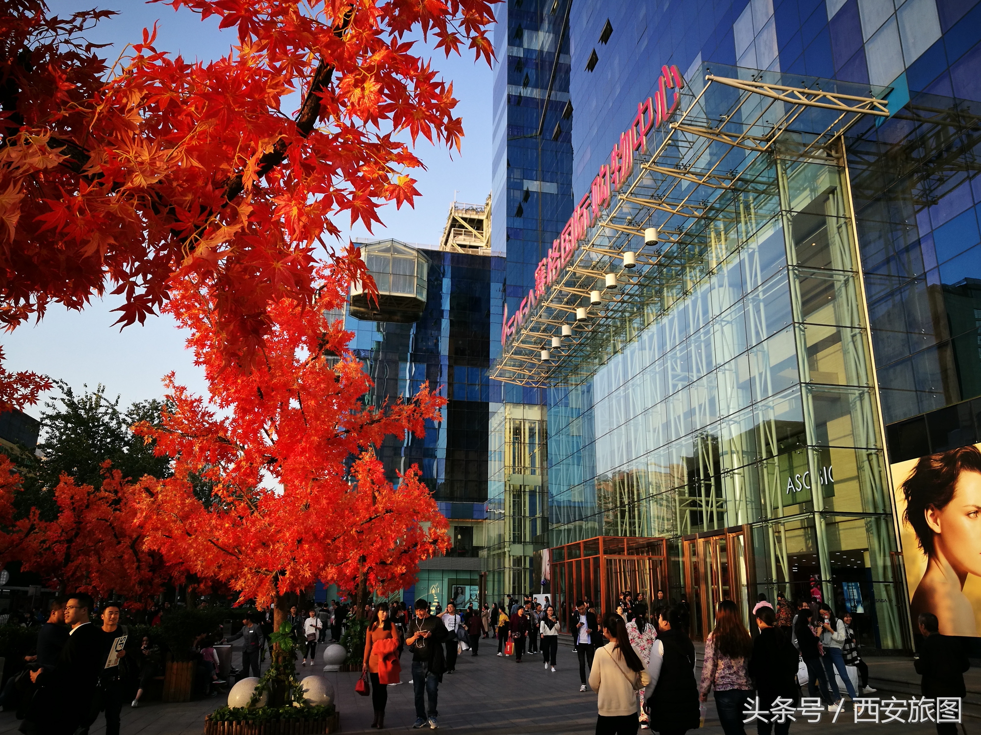 西安有哪些好玩的地方和美食街,西安小寨有什么好逛的地方