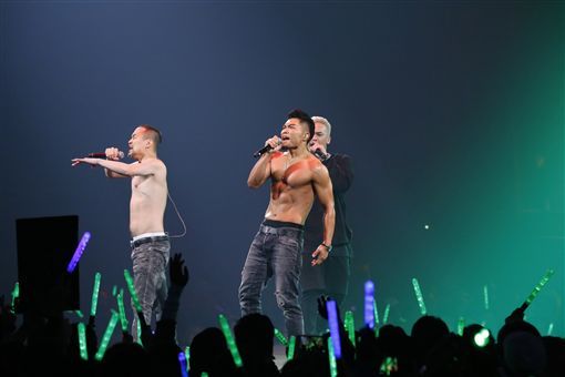 还记得他不?当年一首《想太多》,如今真的是好“玖”不见