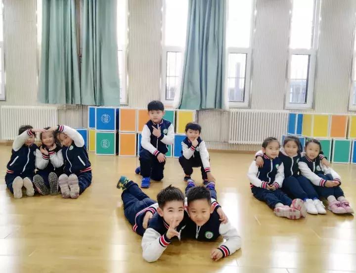 最新版校服,最新款学生校服