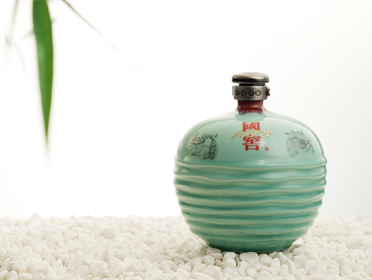 茅台五粮液国窖1573剑南春汾酒,五粮液茅台国窖1573哪个值得买