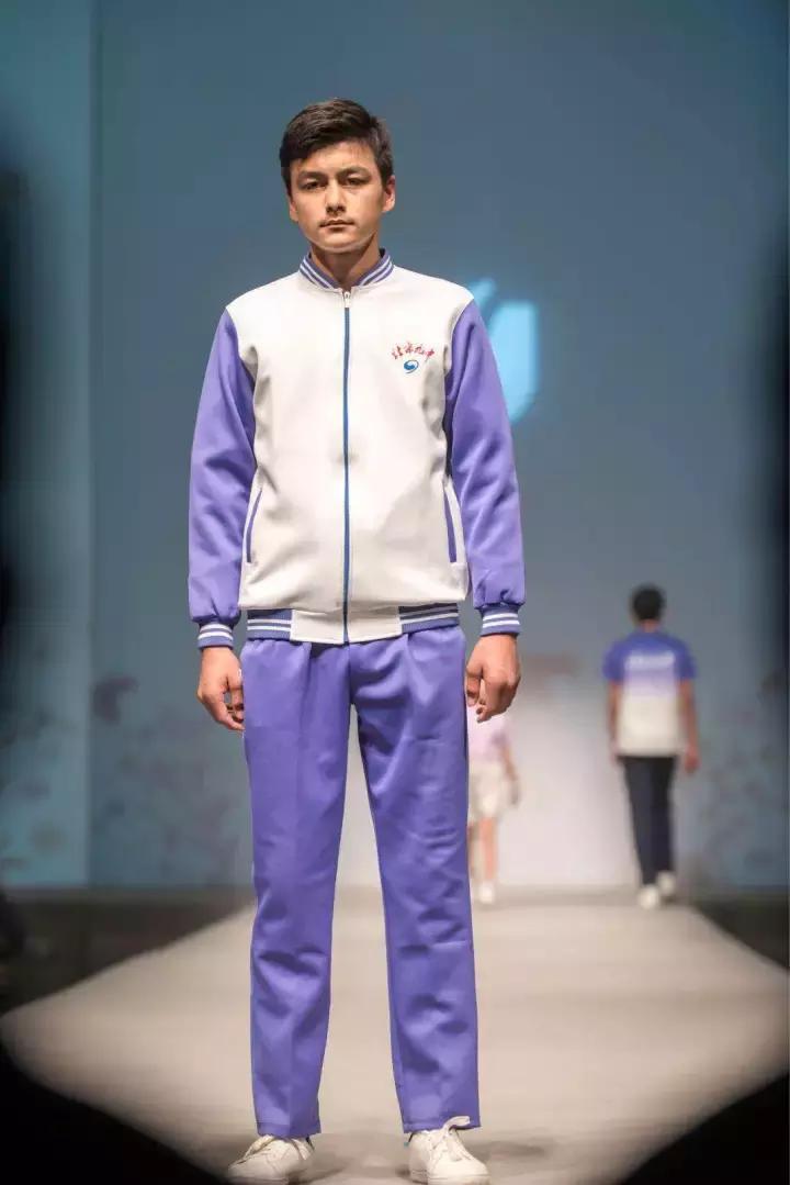 最新版校服,最新款学生校服