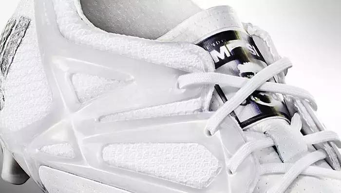 第五个！C罗金球追平梅西，耐克又为他出限量战靴了