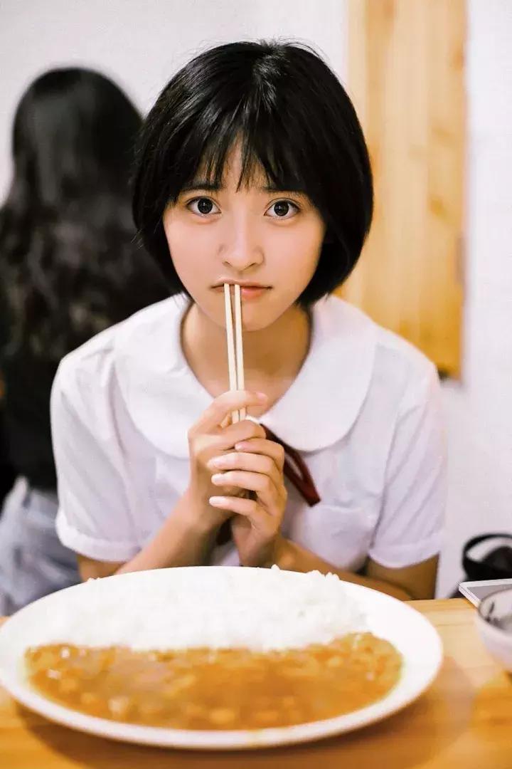 又少一个男神?没关系,你们的新晋男票“小彭于晏”已经上线!