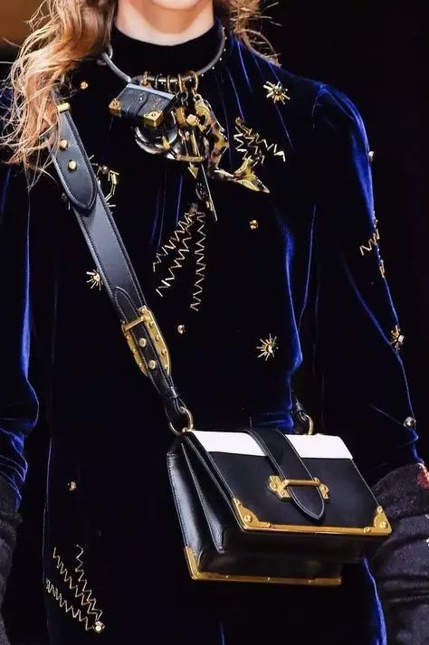 30岁适合香奈儿哪一款包包,40岁以后适合的香奈儿包包