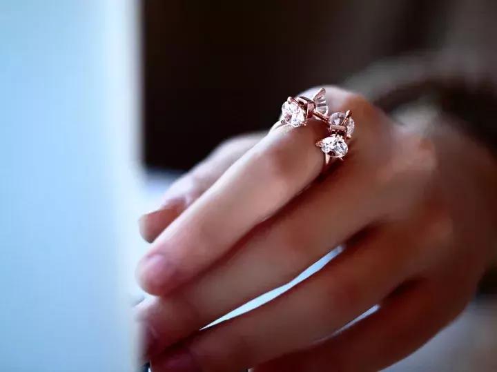 刘亦菲章子怡angelababy,章子怡和刘亦菲的骨相谁比较好