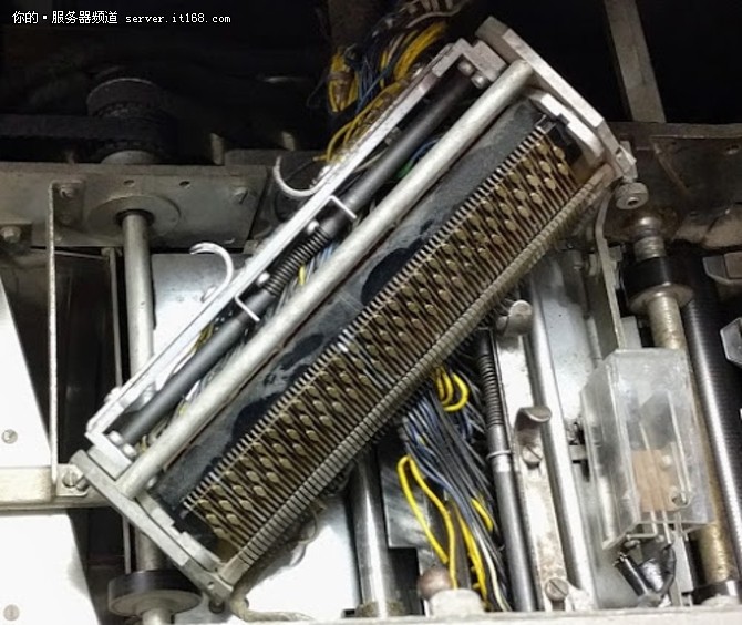 老式IBM1401大型机做圣诞贺卡竟这么复杂