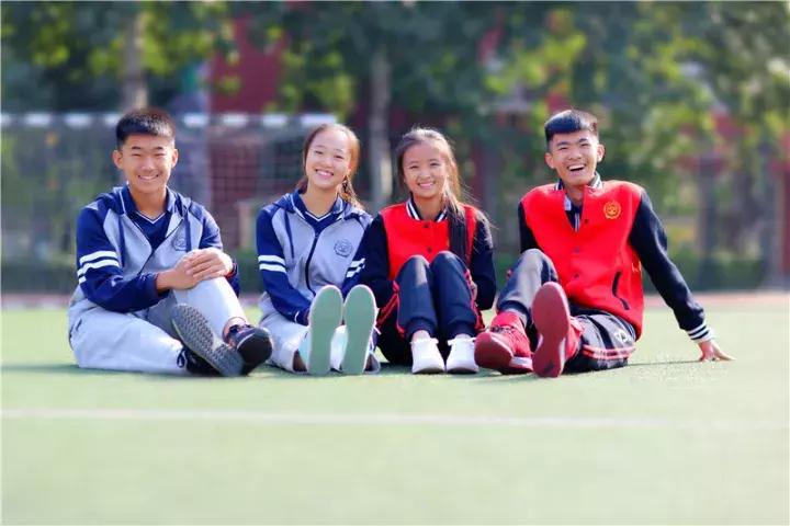 最新版校服,最新款学生校服