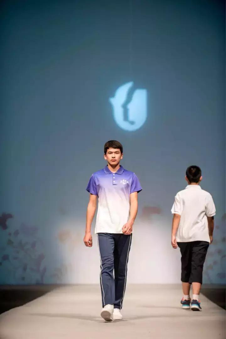 最新版校服,最新款学生校服