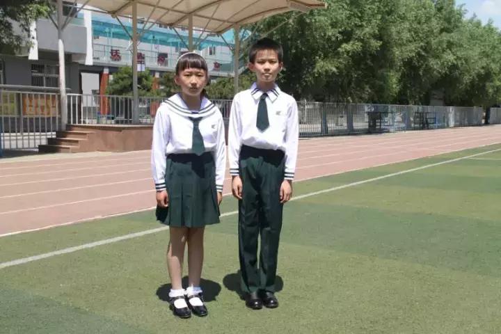 最新版校服,最新款学生校服