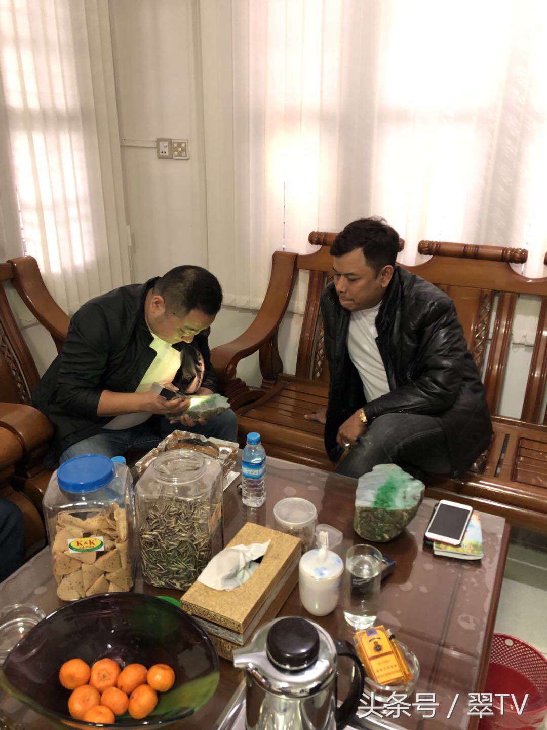 缅甸曼德勒角湾翡翠市场原石收购,缅甸角湾翡翠交易市场