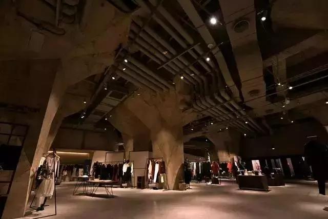 三体时空沉浸展,三体是有平行时空吗