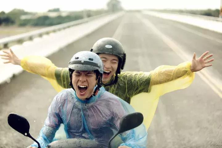 又少一个男神?没关系,你们的新晋男票“小彭于晏”已经上线!