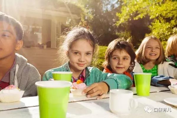 儿童能喝王老吉凉茶吗 (小孩能不能喝王老吉凉茶)