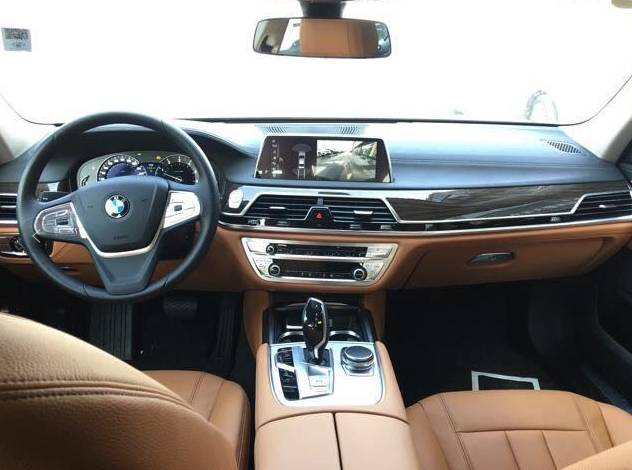 宝马730li和740li车头有什么区别,2021款宝马730li和740li外观一样吗