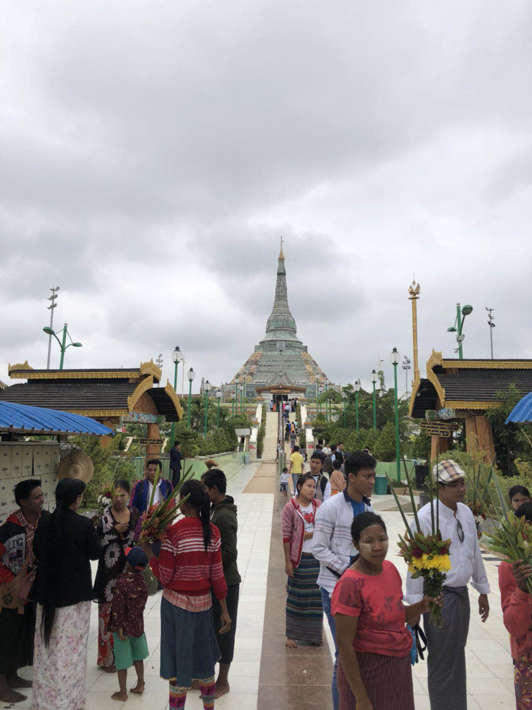缅甸曼德勒角湾翡翠市场原石收购,缅甸角湾翡翠交易市场