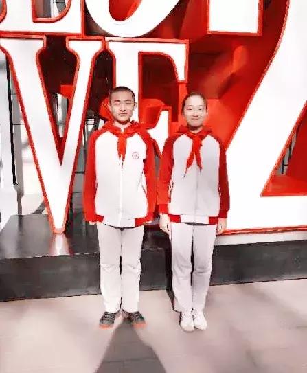 最新版校服,最新款学生校服