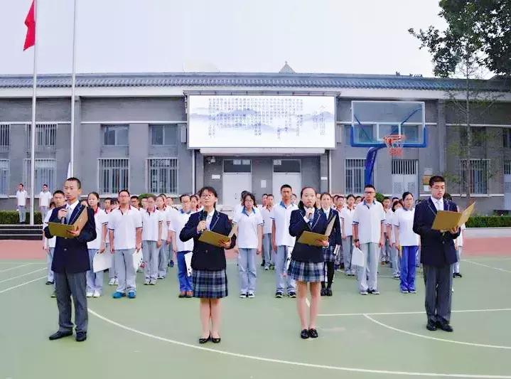 最新版校服,最新款学生校服